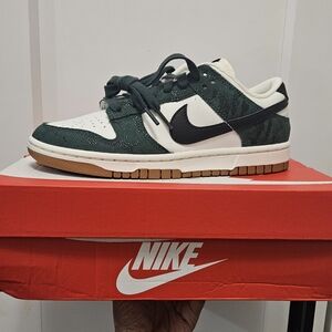 Wmns Dunk Low 'Green Snake'
